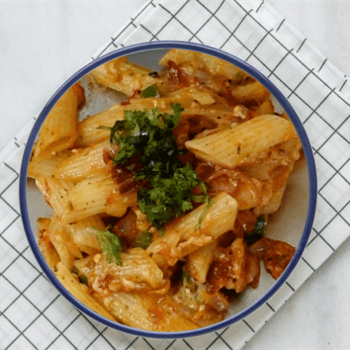 Red sauce pasta recipe |Classic tomato sauce pasta | Vedics